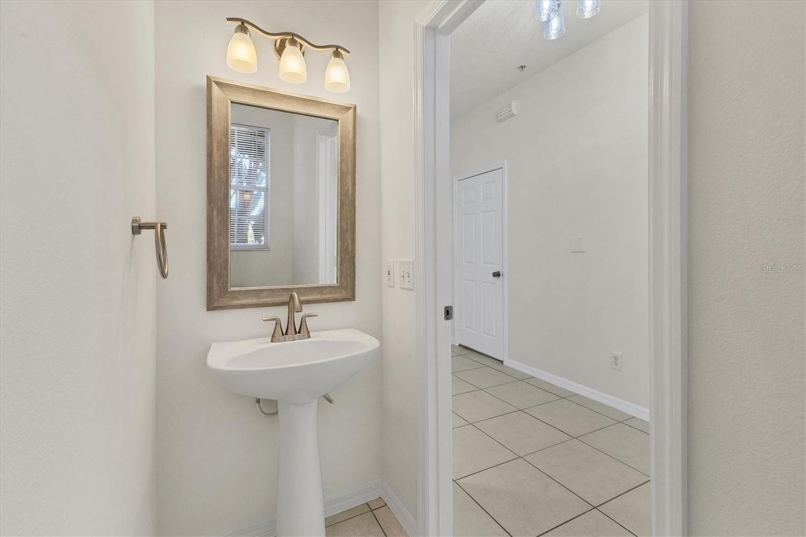 Townhouse at 4104 CRABTREE AVE, SARASOTA, photo 35 of 46