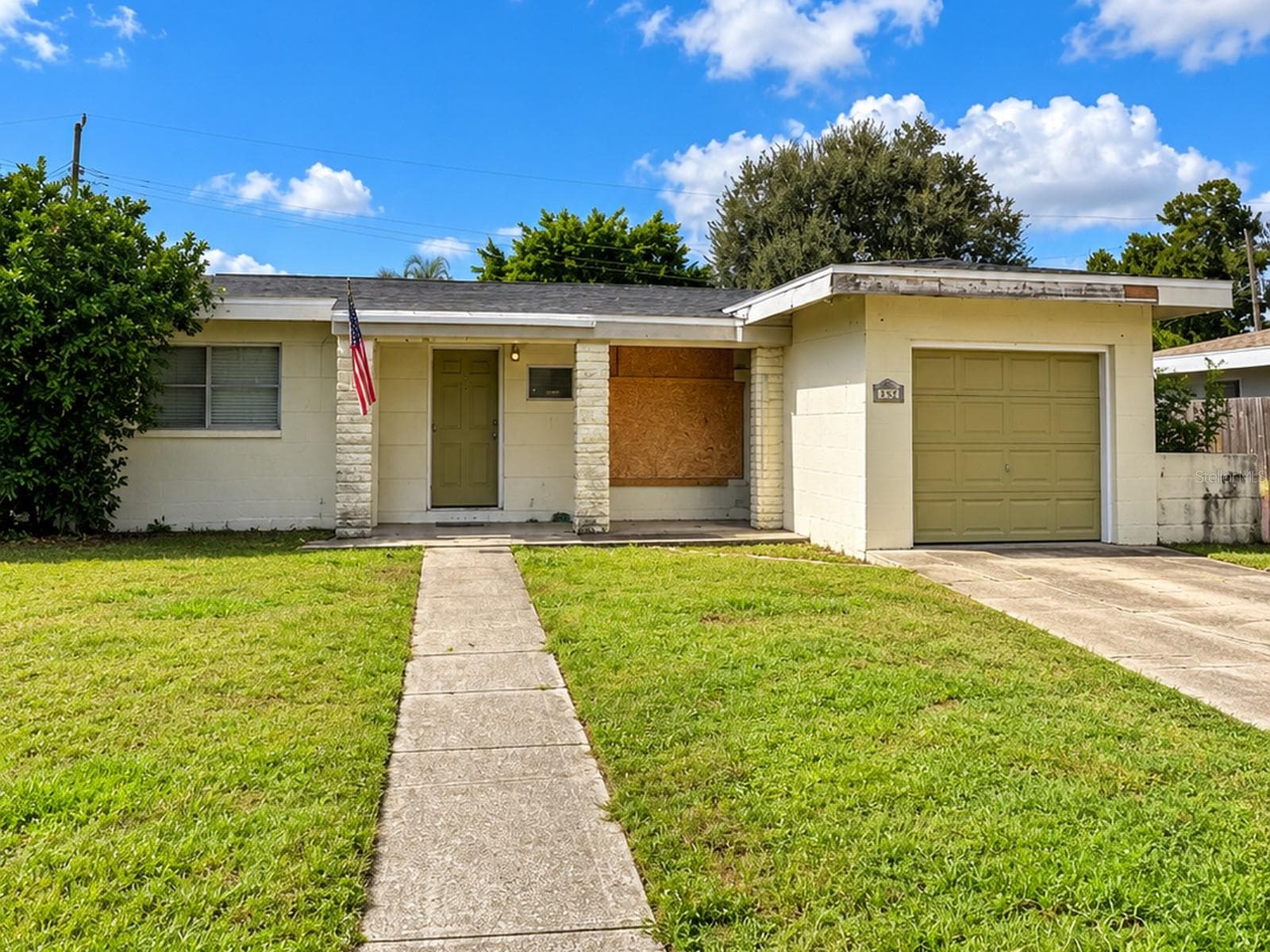540 SHARON CIR