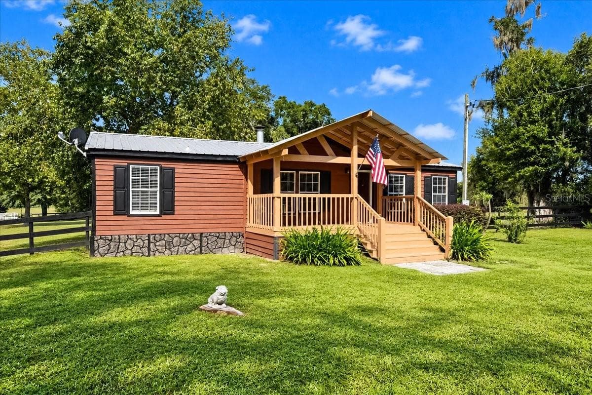 Manufactured Home at 15940 NW 16TH AVE, CITRA, photo 10 of 65