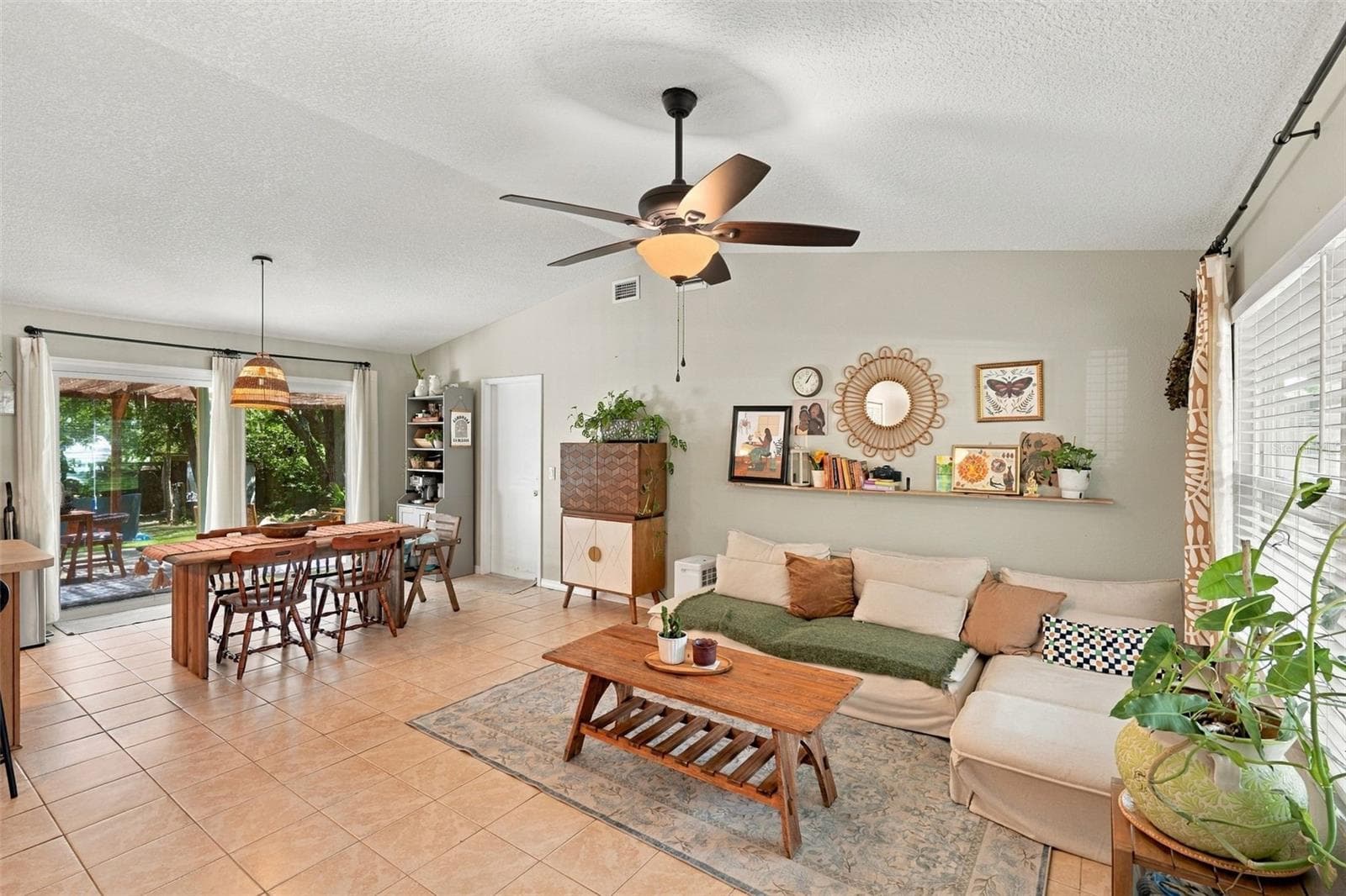 Single Family Residence at 637 PRATT ST, DELAND, photo 4 of 26