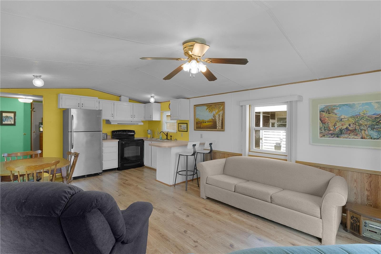 Manufactured Home at 622 COTTAGE PARK LN, LEESBURG, photo 18 of 40