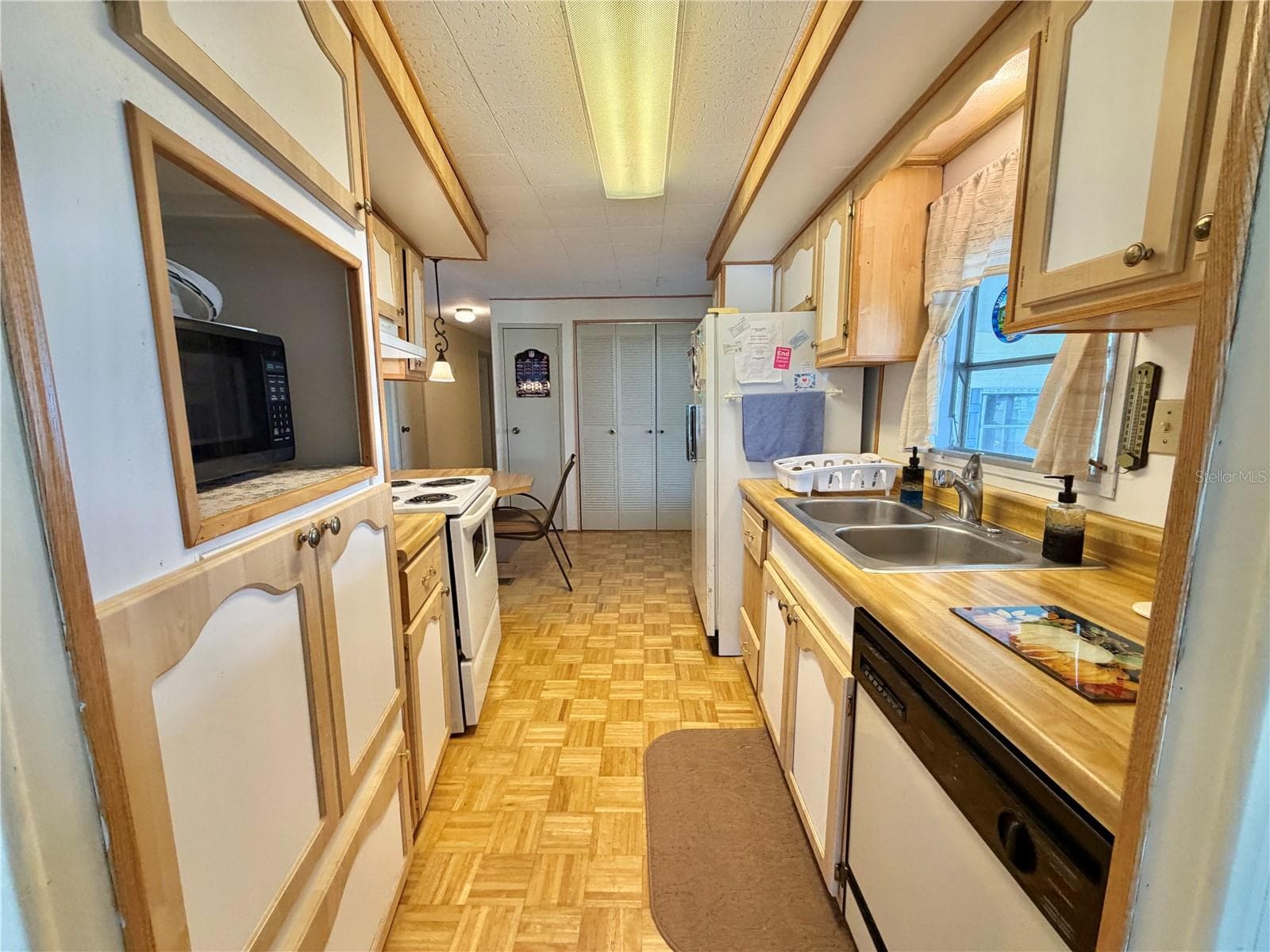 Mobile Home at 113 PYRACANTHA LN, LEESBURG, photo 15 of 52