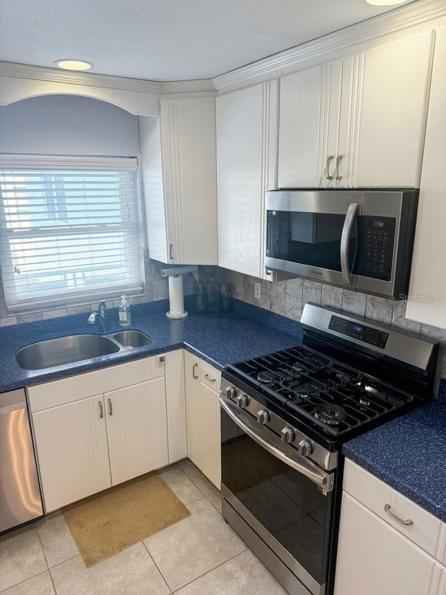 Condominium at 5623 80TH ST N #415, ST PETERSBURG, photo 12 of 28