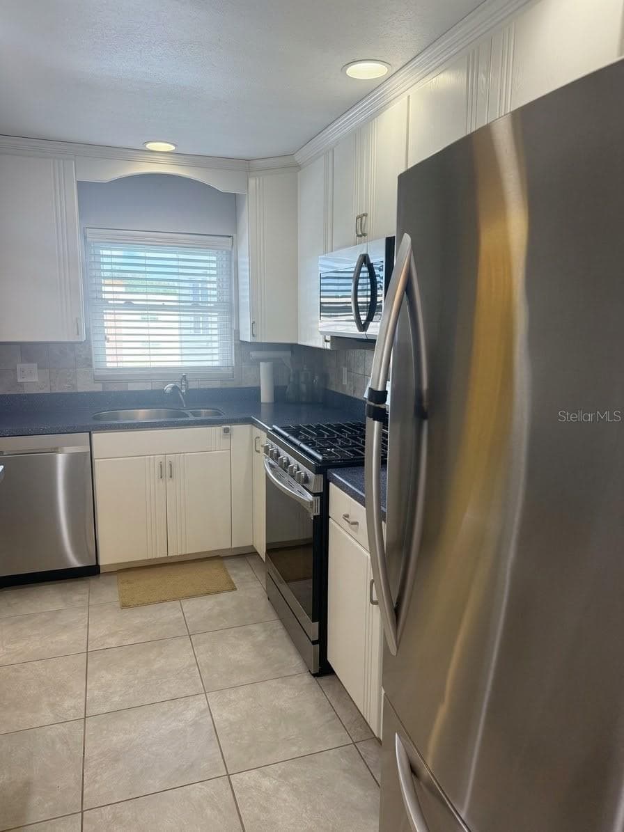 Condominium at 5623 80TH ST N #415, ST PETERSBURG, photo 13 of 28