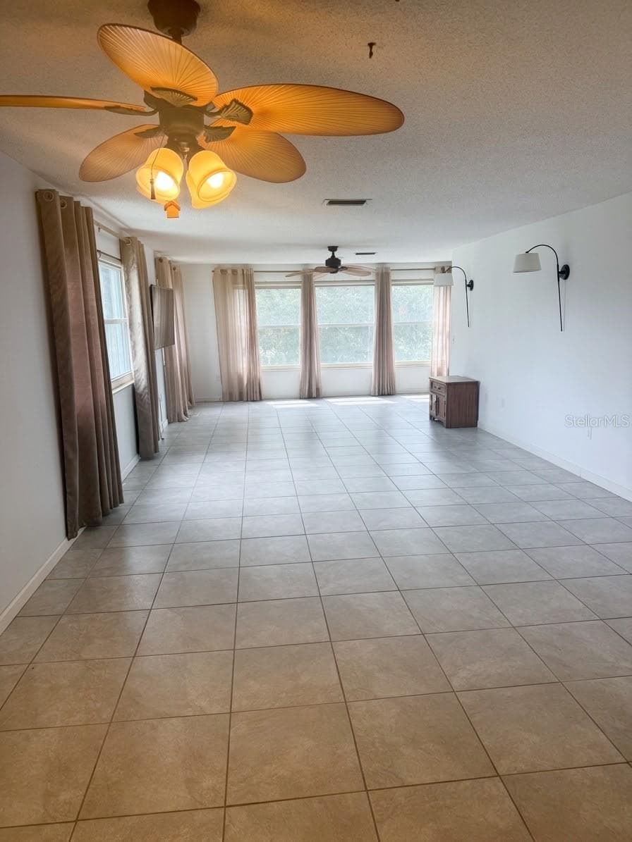Condominium at 5623 80TH ST N #415, ST PETERSBURG, photo 18 of 28