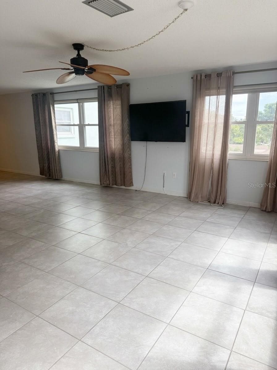Condominium at 5623 80TH ST N #415, ST PETERSBURG, photo 22 of 28