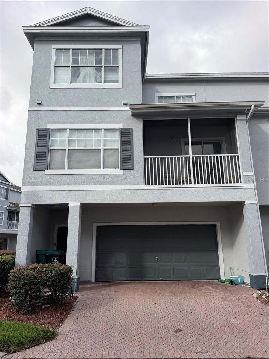 2388 GRAND CENTRAL PKWY #8