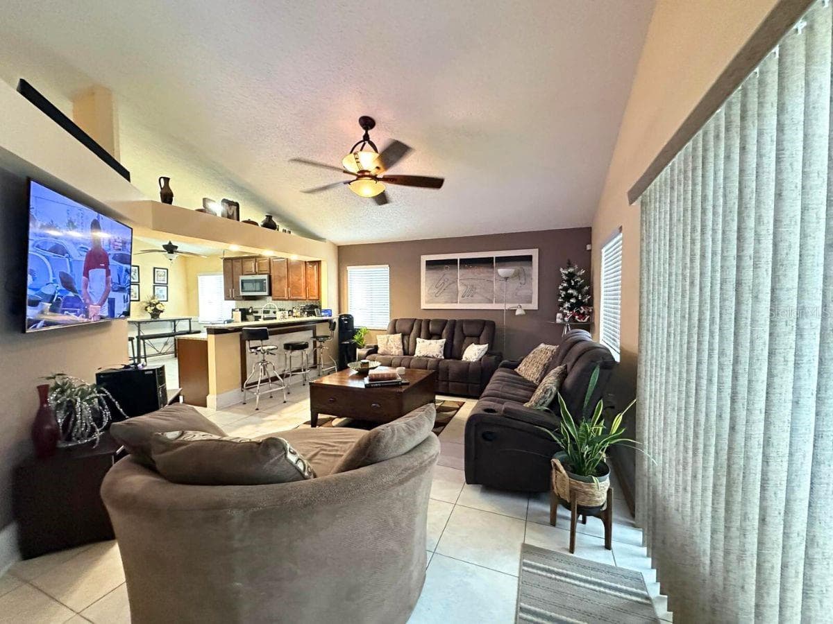 Single Family Residence at 4858 KINGSTON CIR, KISSIMMEE, photo 5 of 42