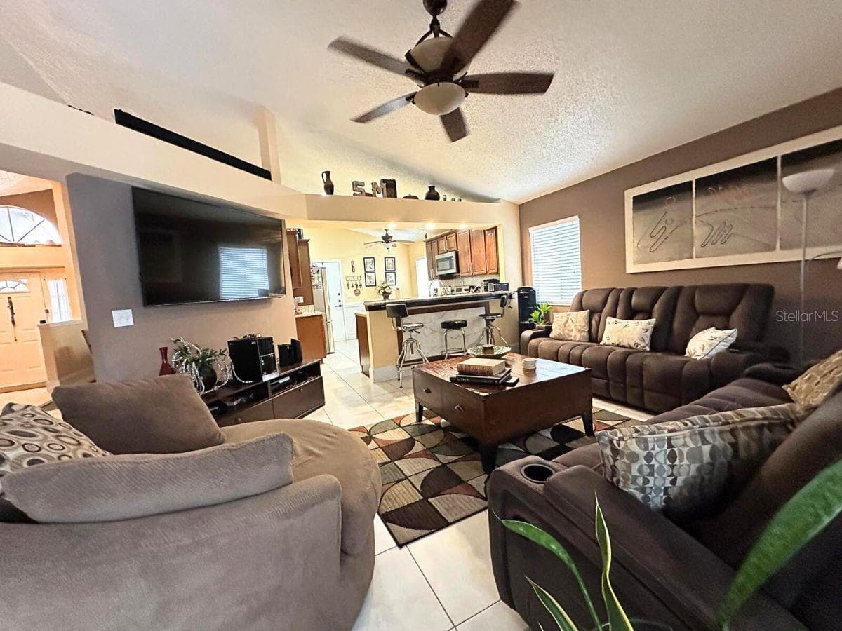 Single Family Residence at 4858 KINGSTON CIR, KISSIMMEE, photo 12 of 42