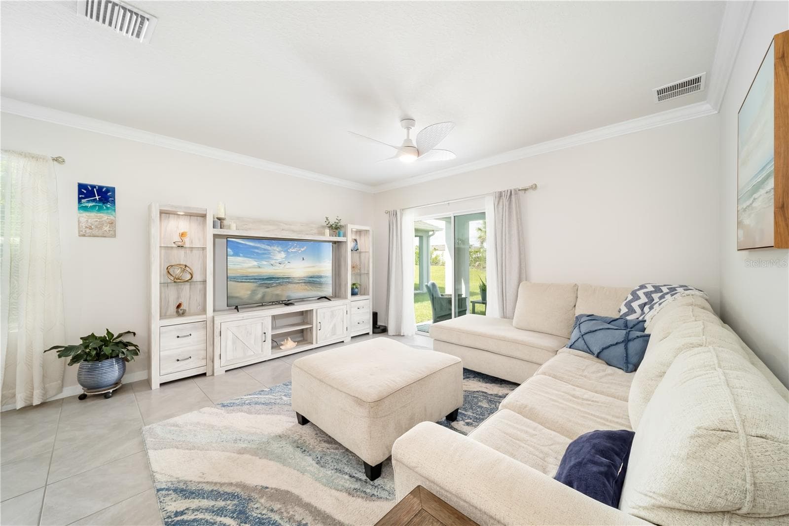 Single Family Residence at 3343 HILLTOP CIR, LAKEWOOD RANCH, photo 28 of 92
