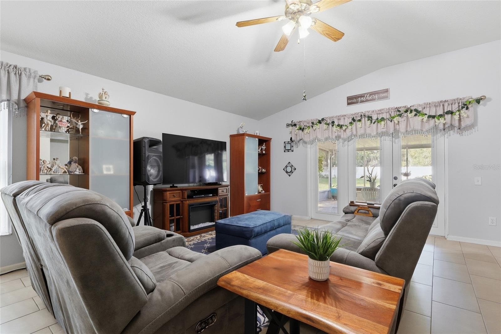 Single Family Residence at 12402 TREE POINTE CT, RIVERVIEW, photo 14 of 43