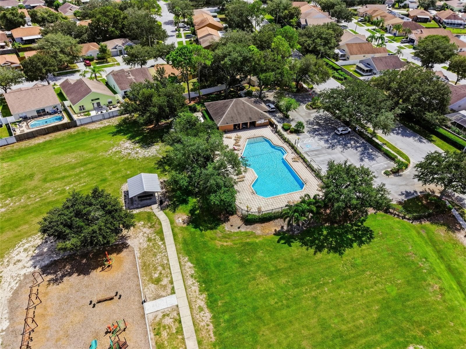 First Community Pool - 12402 TREE POINTE CT, RIVERVIEW