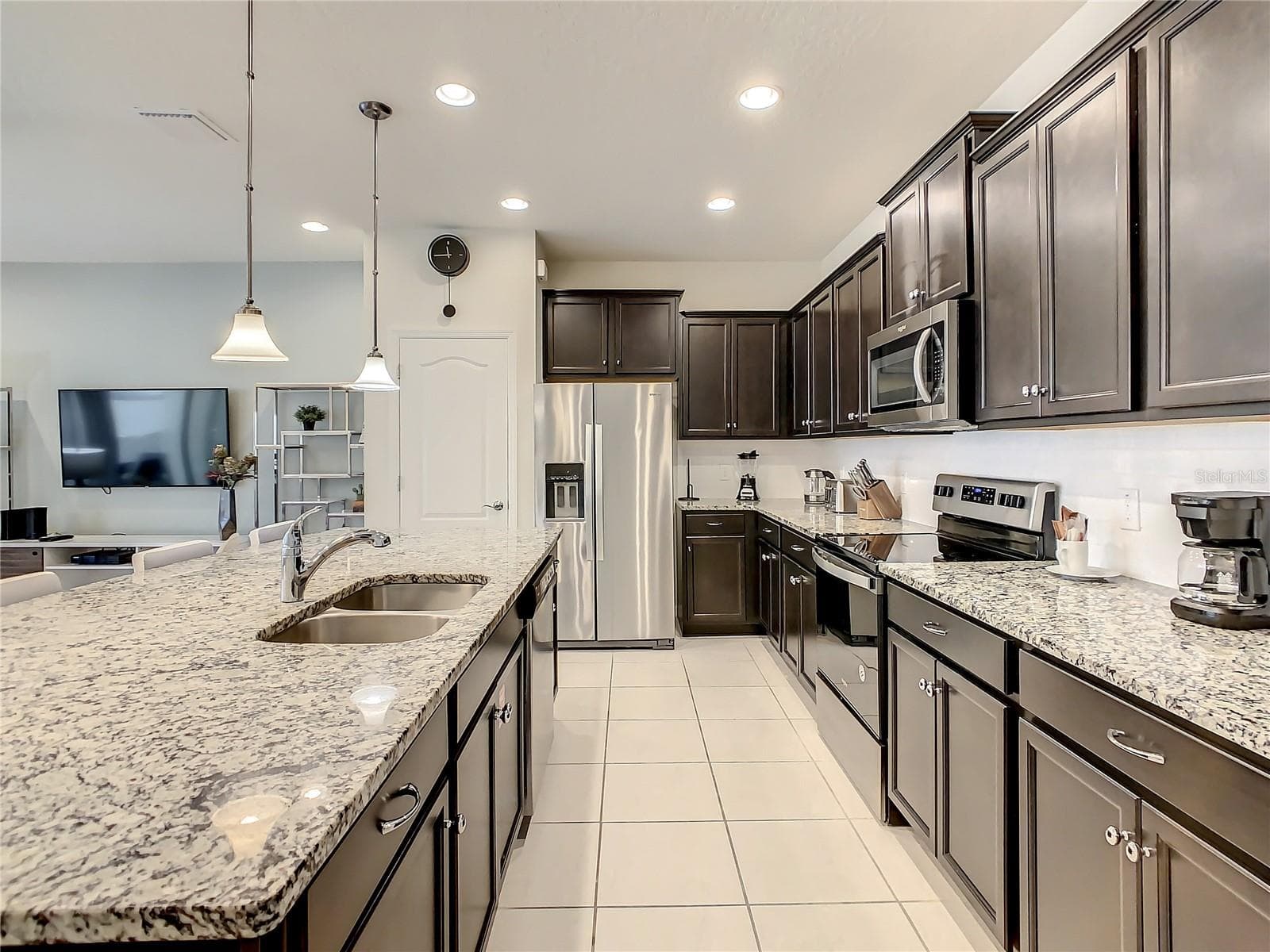 Townhouse at 2404 TANGIER DR, KISSIMMEE, photo 9 of 76
