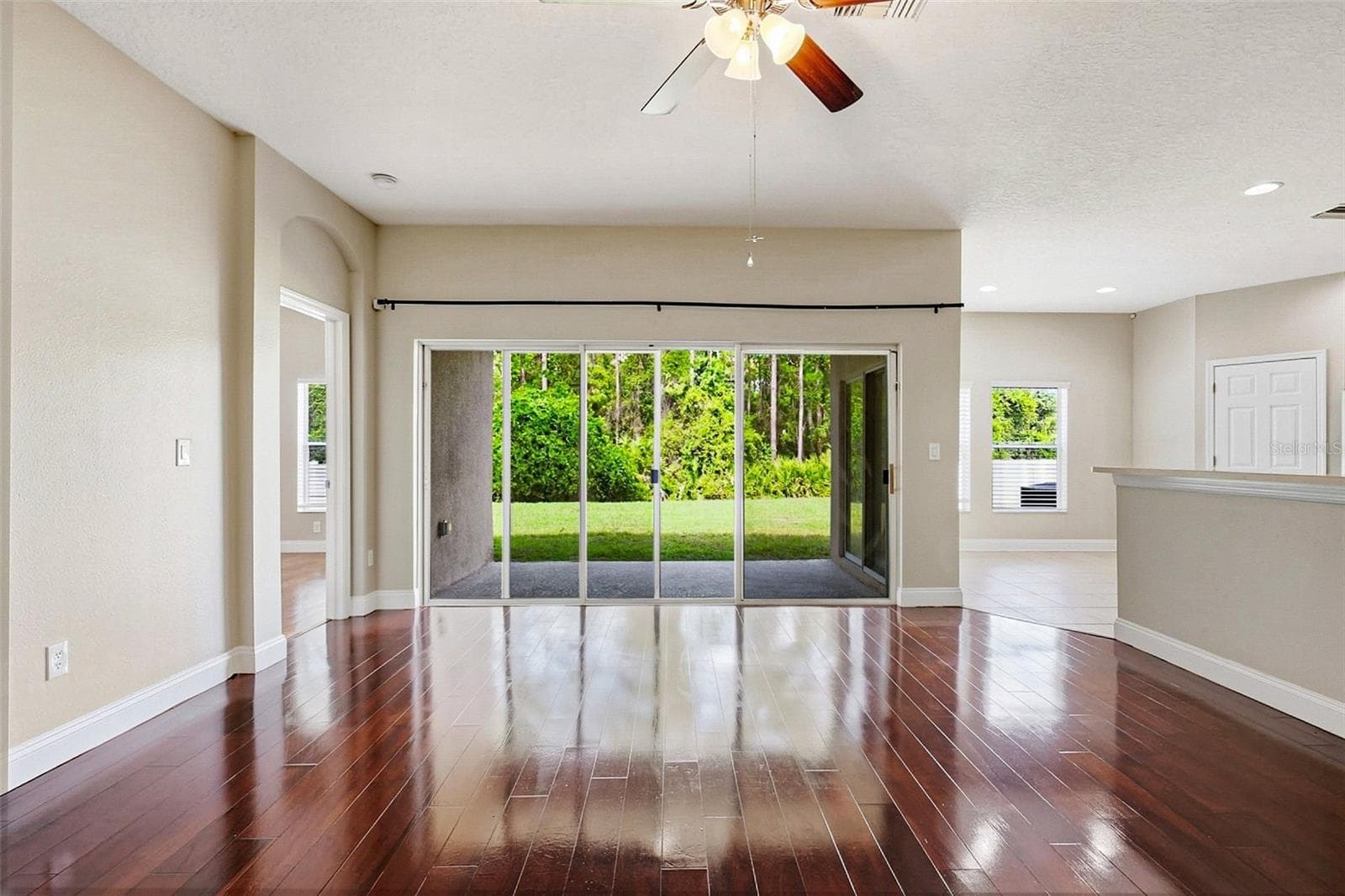 Single Family Residence at 11123 OYSTER BAY CIR, NEW PORT RICHEY, photo 11 of 49