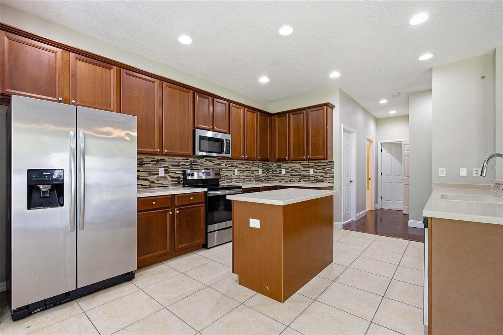 Single Family Residence at 11123 OYSTER BAY CIR, NEW PORT RICHEY, photo 16 of 49