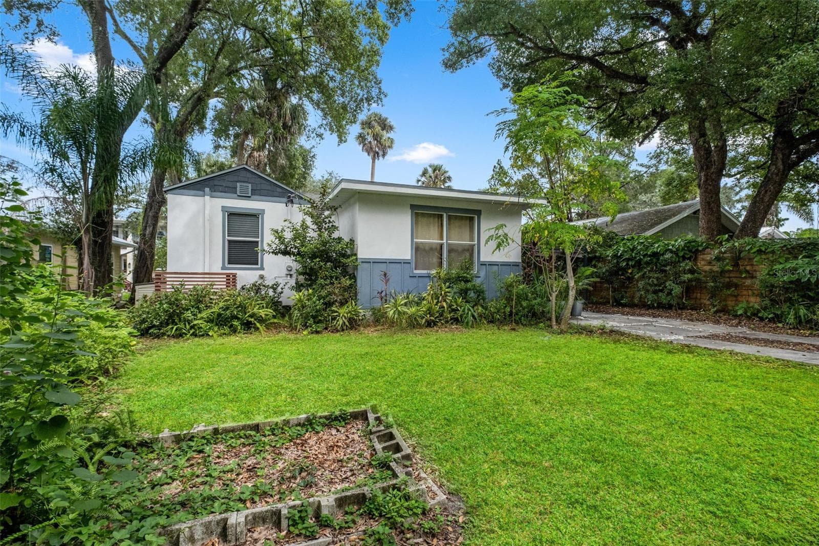 Single Family Residence at 803 E HOLLYWOOD ST, TAMPA, photo 36 of 50