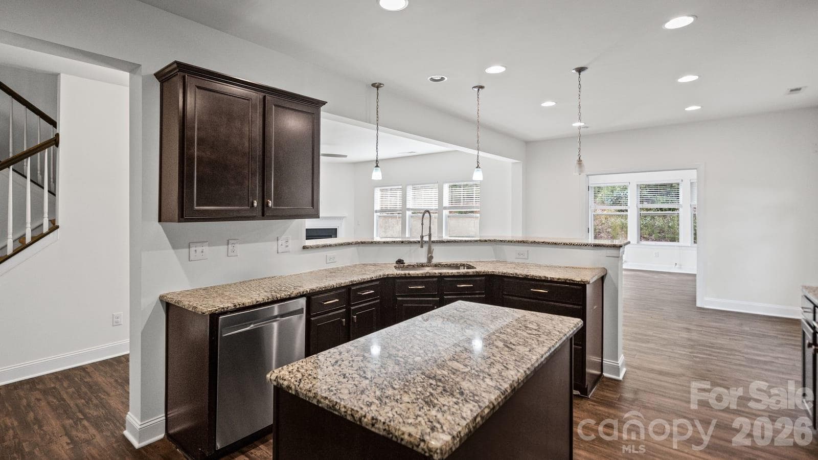 Single Family Residence at 7235 Barefoot Forest Drive, Charlotte, photo 12 of 48
