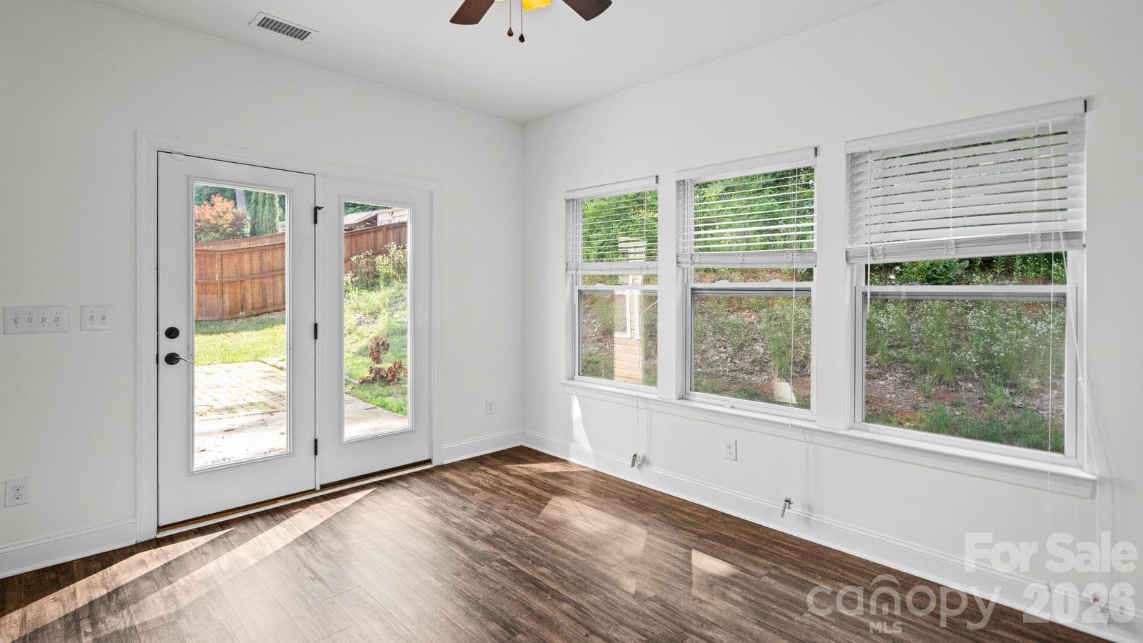 Single Family Residence at 7235 Barefoot Forest Drive, Charlotte, photo 16 of 48