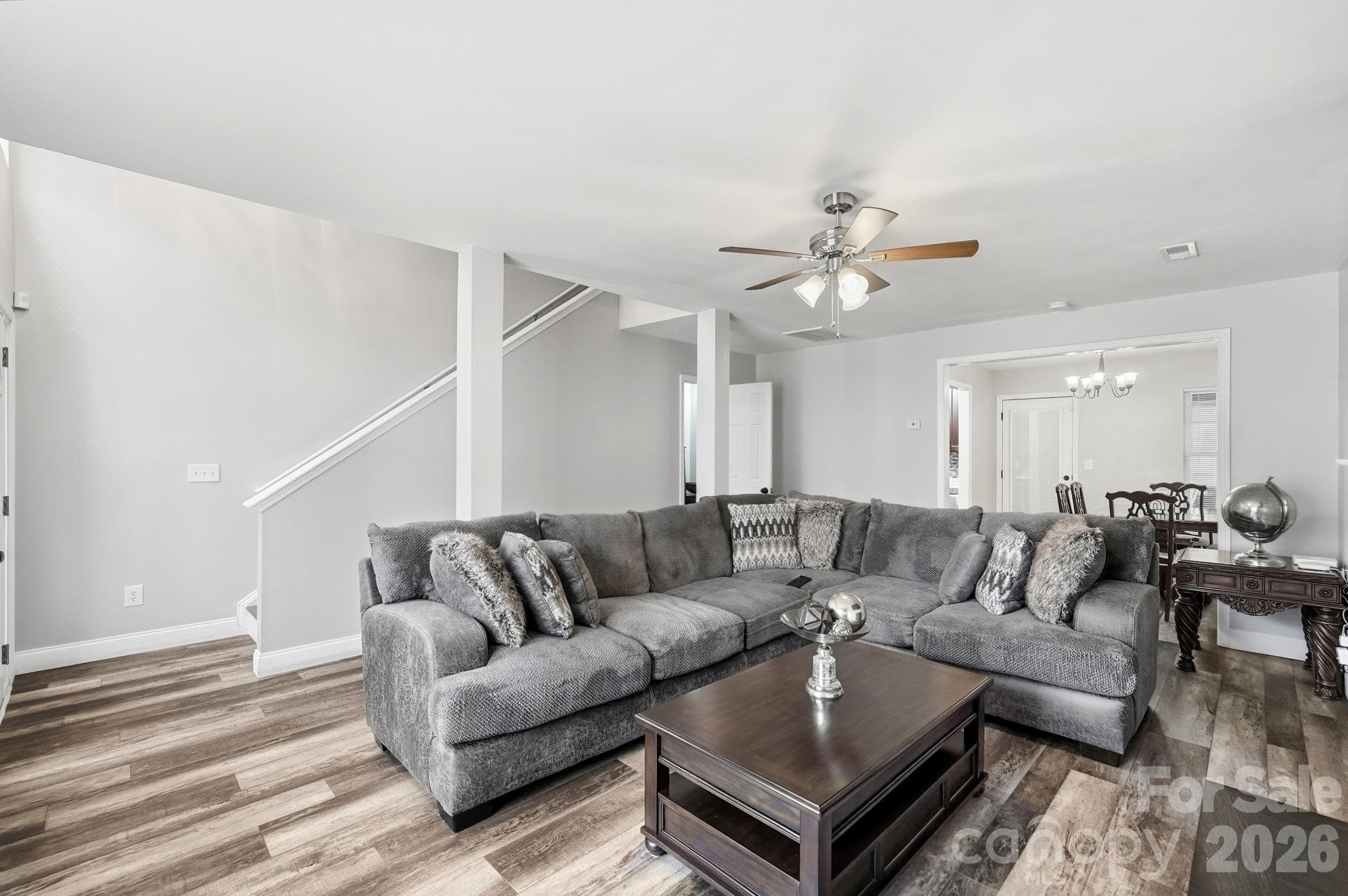 Single Family Residence at 623 Finborough Court, Charlotte, photo 2 of 37