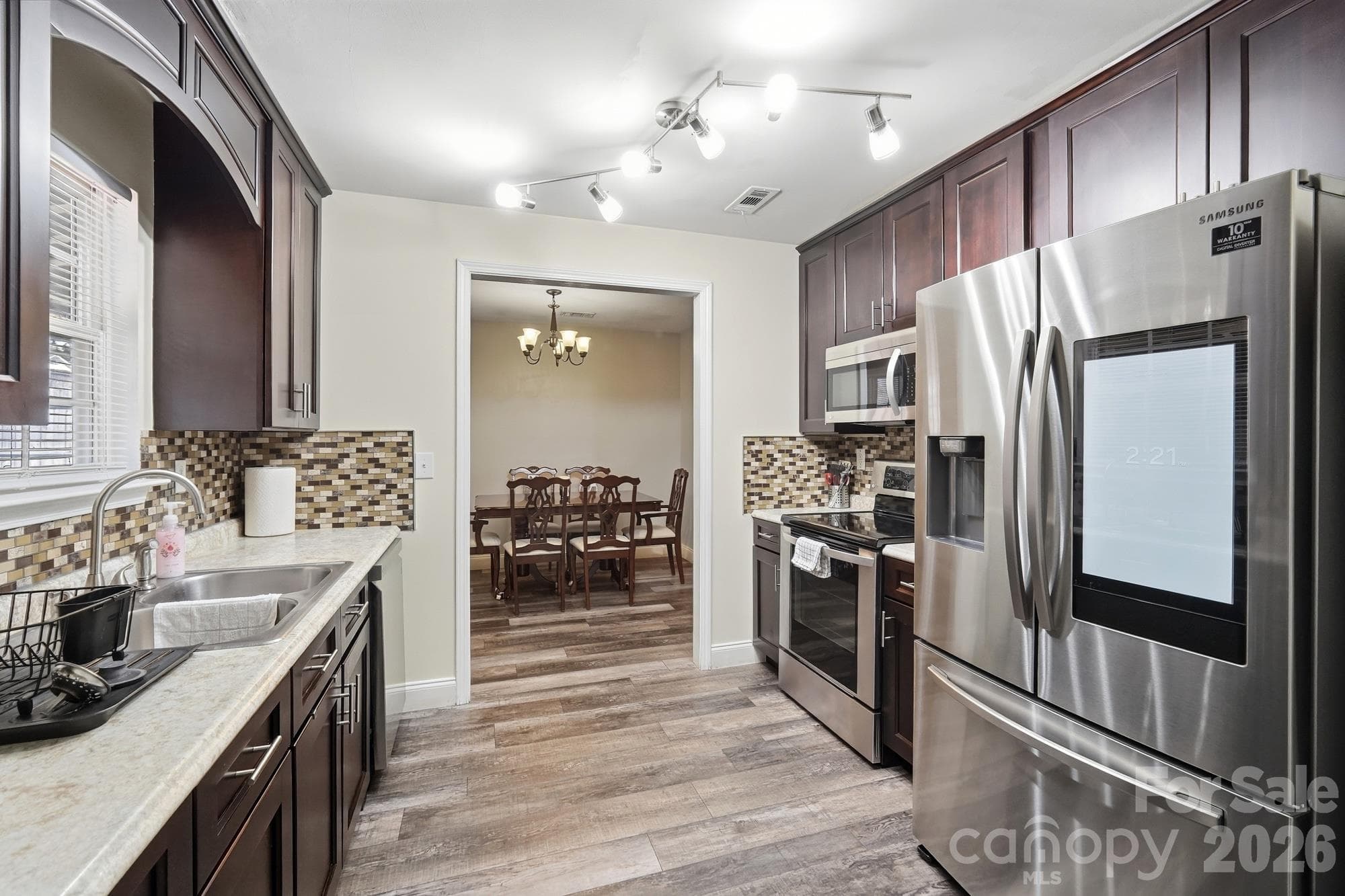 Single Family Residence at 623 Finborough Court, Charlotte, photo 3 of 37
