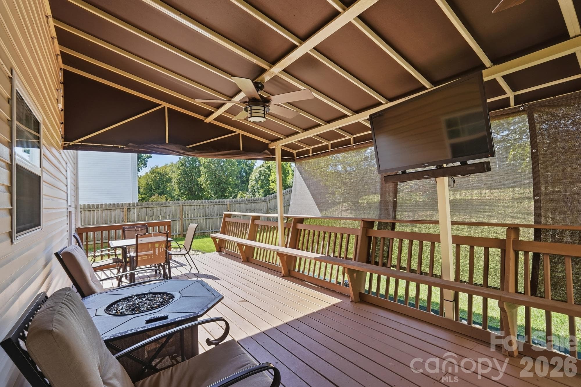 Single Family Residence at 623 Finborough Court, Charlotte, photo 7 of 37