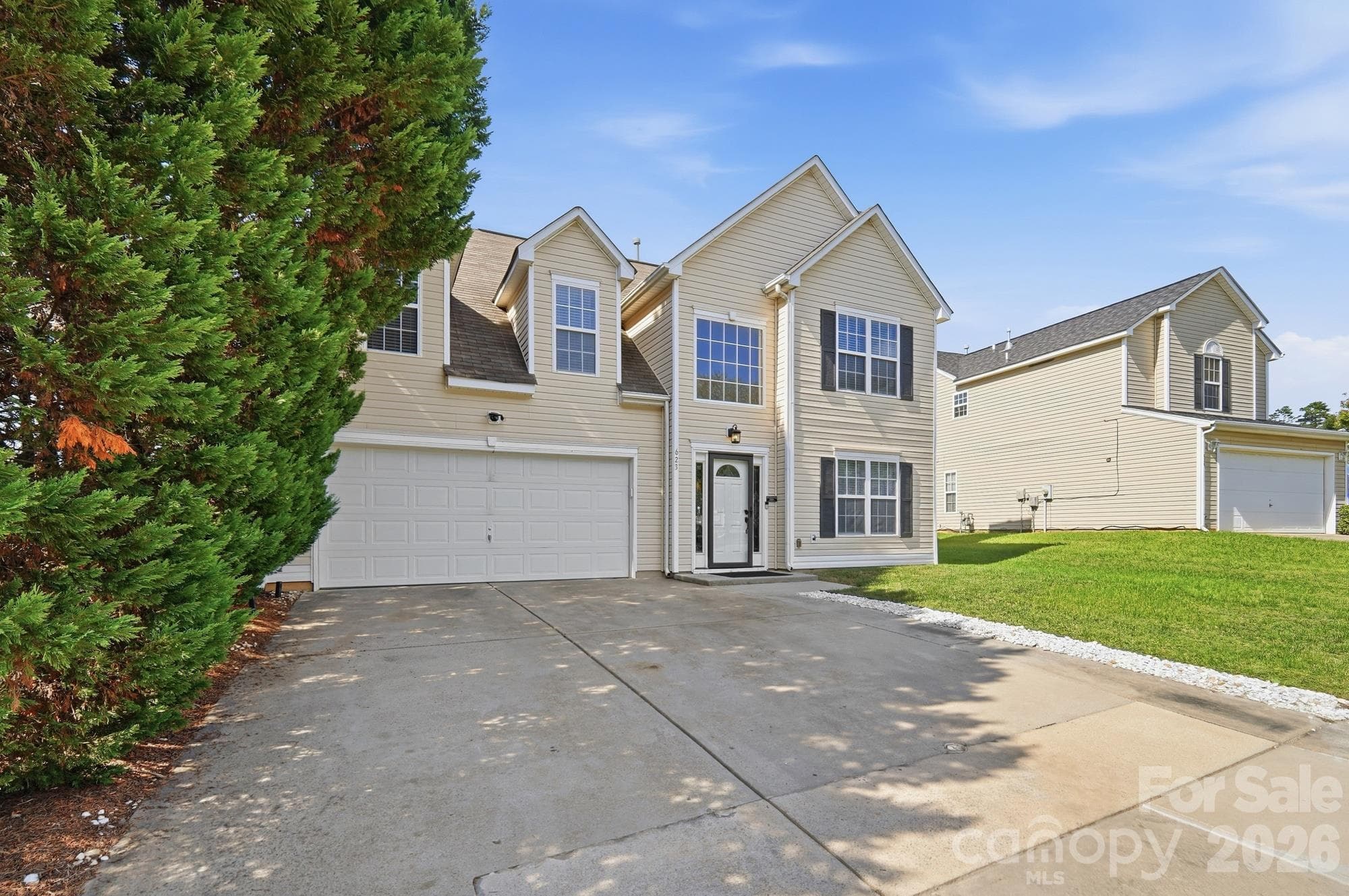 Single Family Residence at 623 Finborough Court, Charlotte, photo 9 of 37