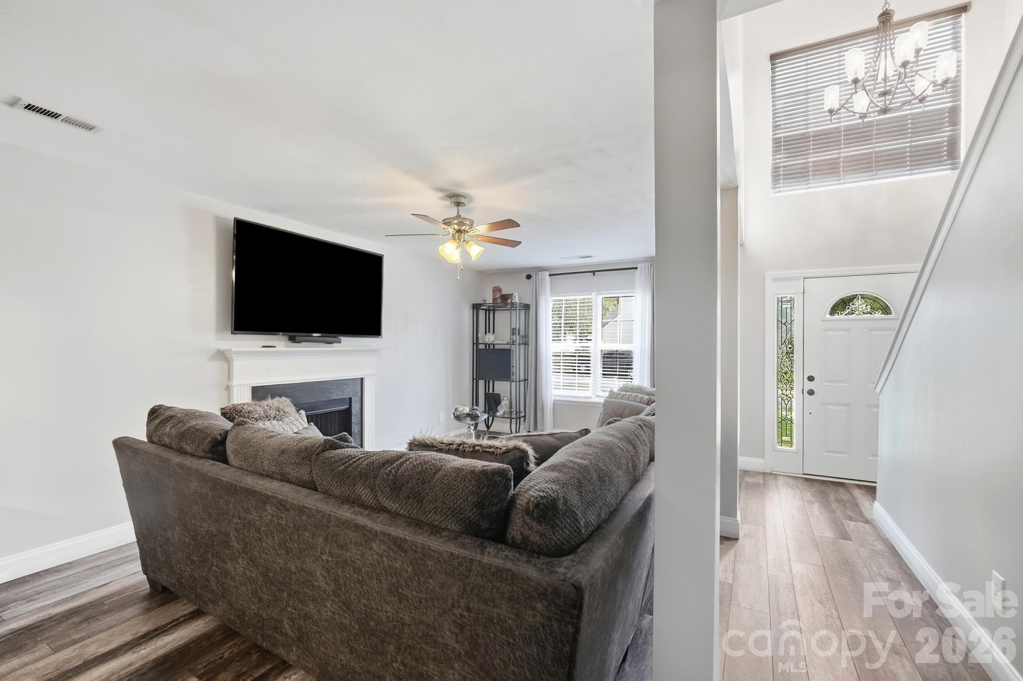 Single Family Residence at 623 Finborough Court, Charlotte, photo 14 of 37