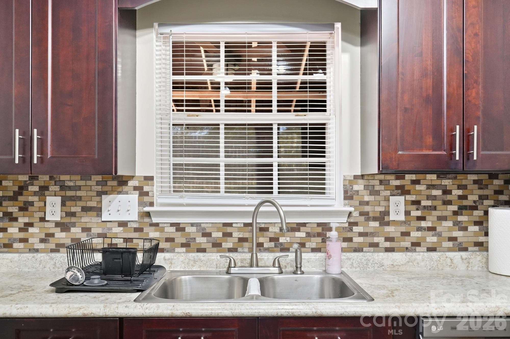 Single Family Residence at 623 Finborough Court, Charlotte, photo 18 of 37