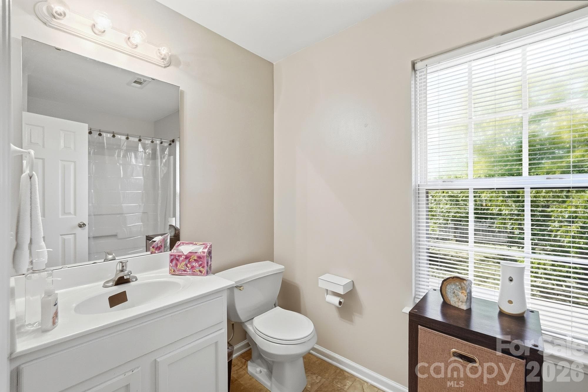 Single Family Residence at 623 Finborough Court, Charlotte, photo 31 of 37