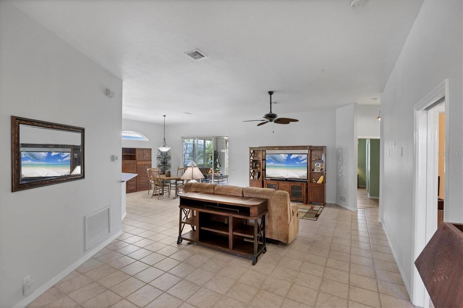 Single Family Residence at 446 PINEWOOD LAKE DR, VENICE, photo 7 of 82