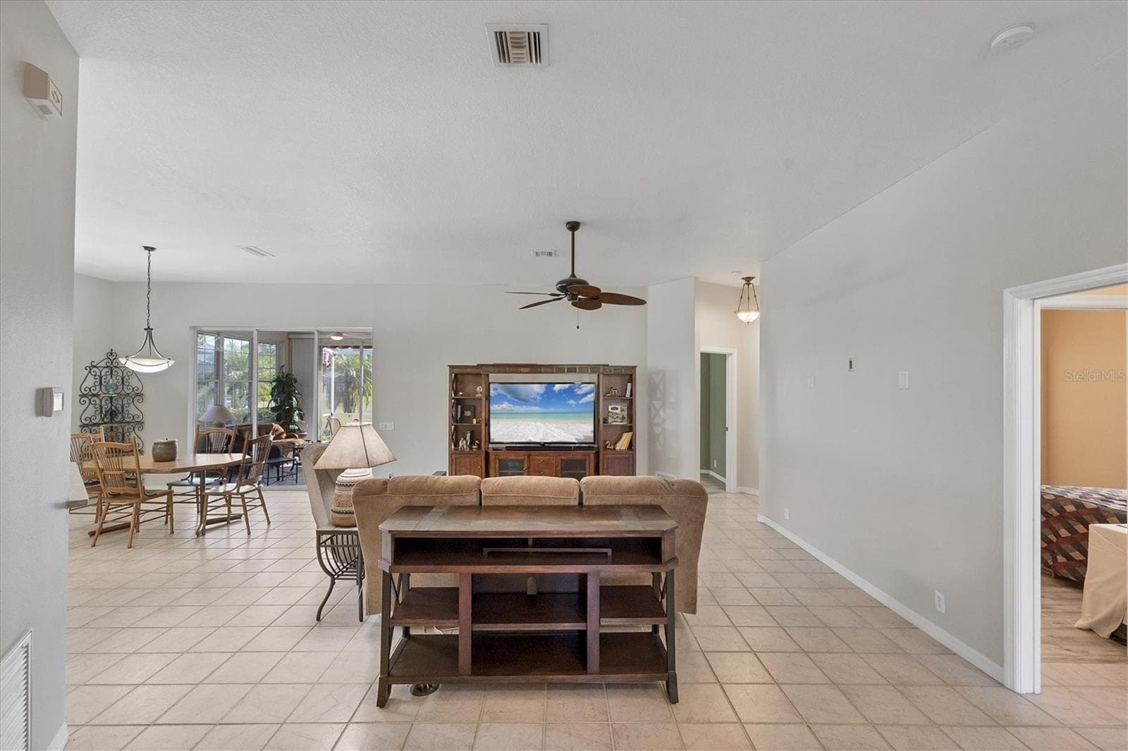 Single Family Residence at 446 PINEWOOD LAKE DR, VENICE, photo 8 of 82