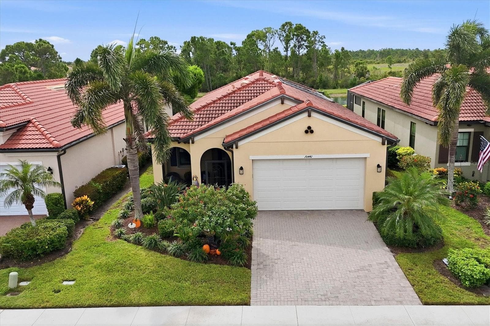 Single Family Residence at 10441 CROOKED CREEK DR, VENICE, photo 4 of 99