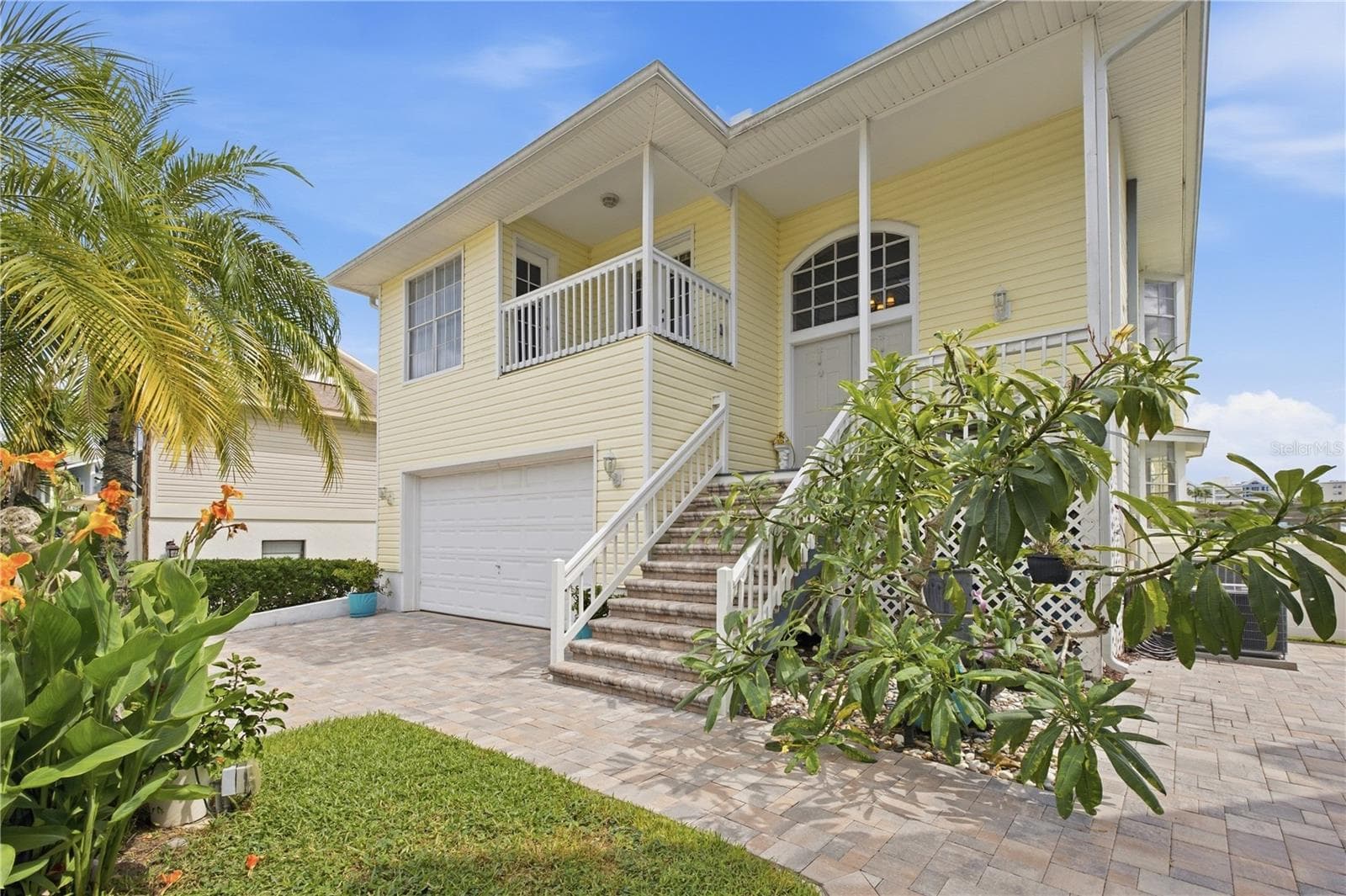 Florida Charm and separate entry to rear fenced in area! - 6244 SPOONBILL DR, NEW PORT RICHEY