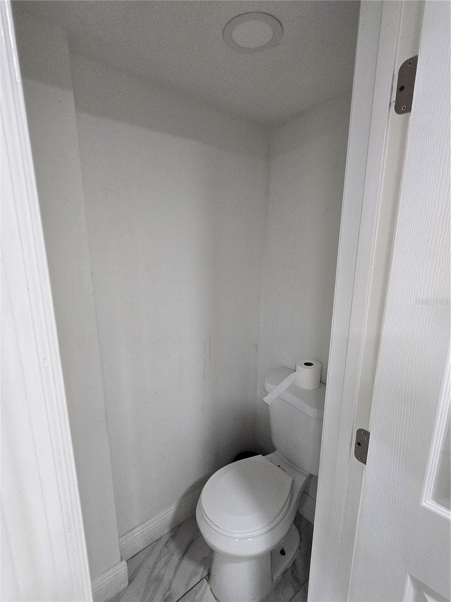 Single Family Residence at 7710 W HANNA AVE, TAMPA, photo 14 of 24