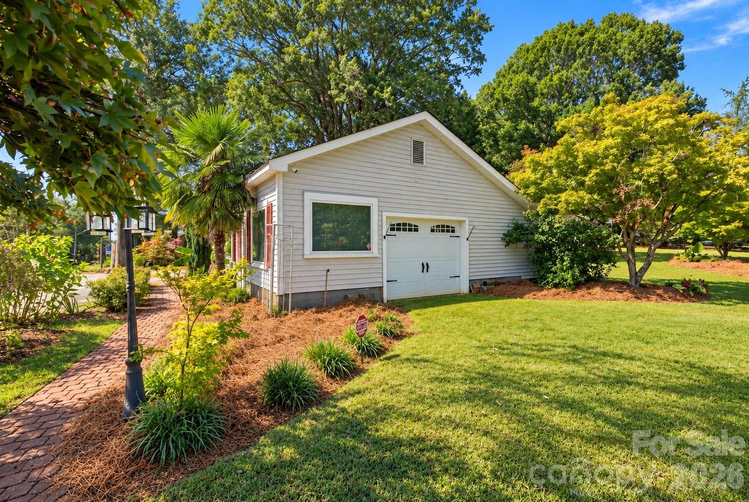 Detached Garage - 217 23rd Street NW, Hickory