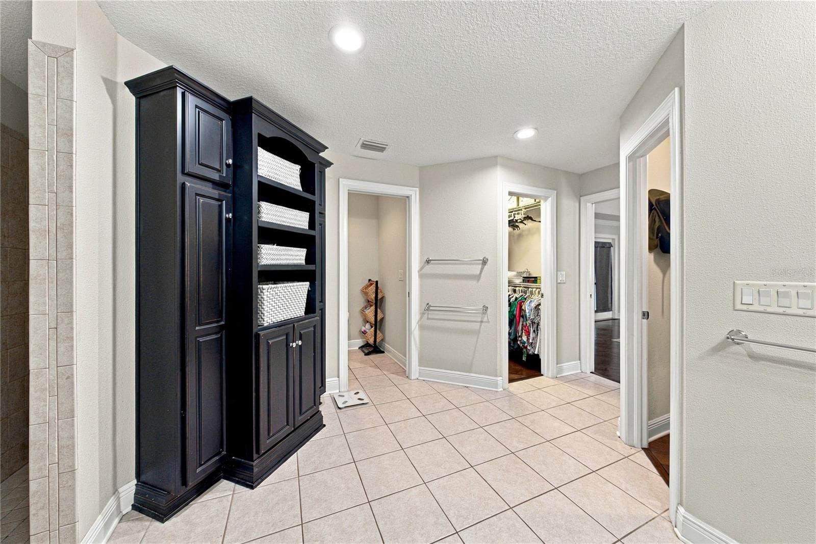 Single Family Residence at 2909 BLACKWATER CREEK DR, LAKELAND, photo 19 of 47