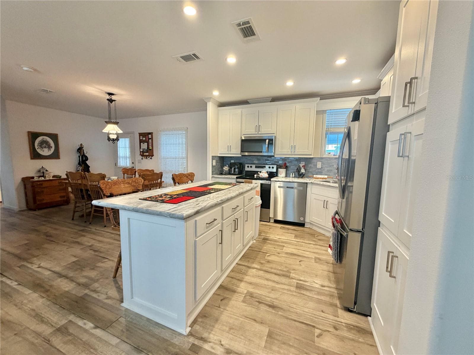 Manufactured Home at 198 JACARANDA DR, LEESBURG, photo 15 of 63