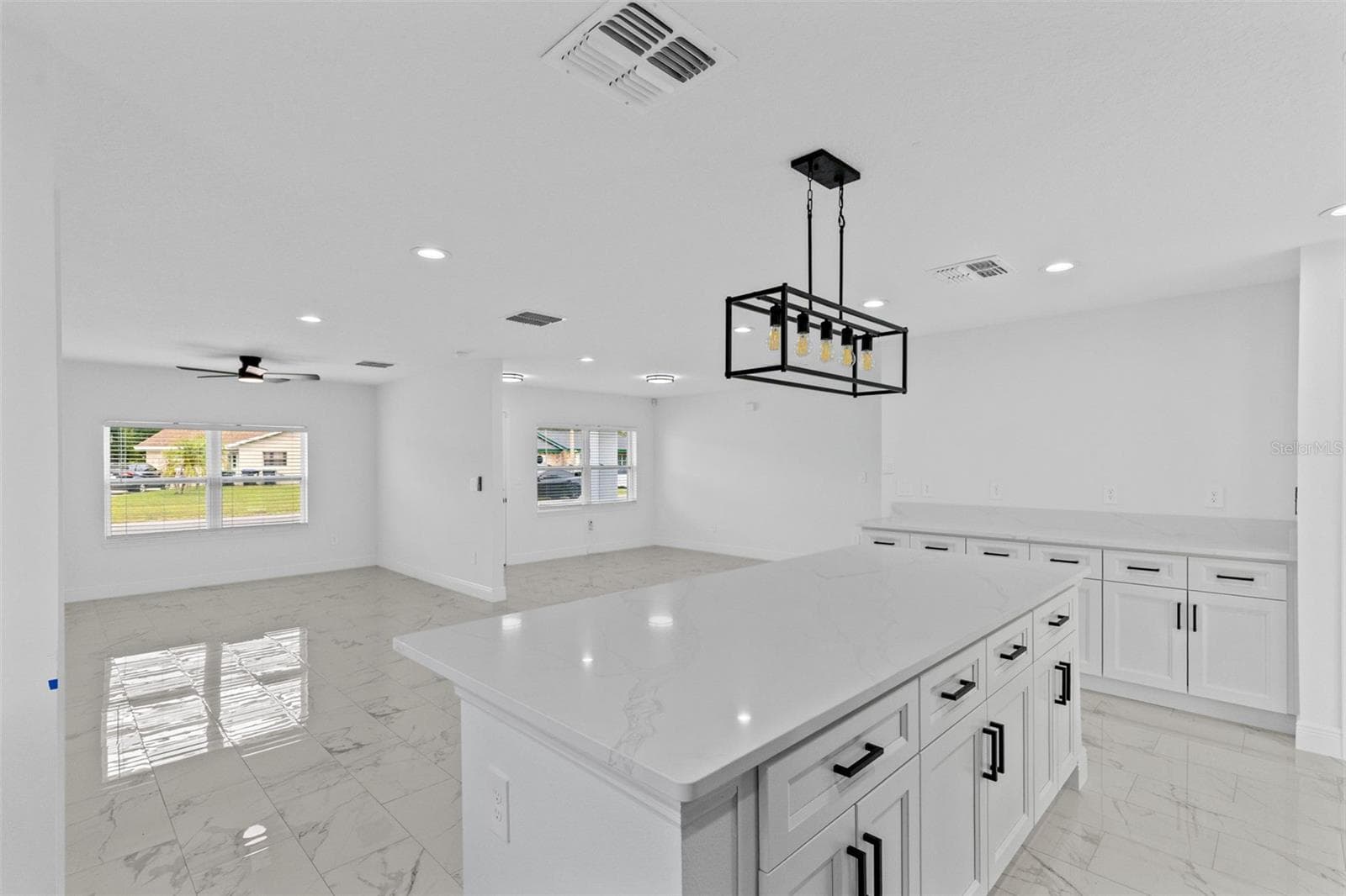 Single Family Residence at 4410 CHATEAU RD, ORLANDO, photo 4 of 27