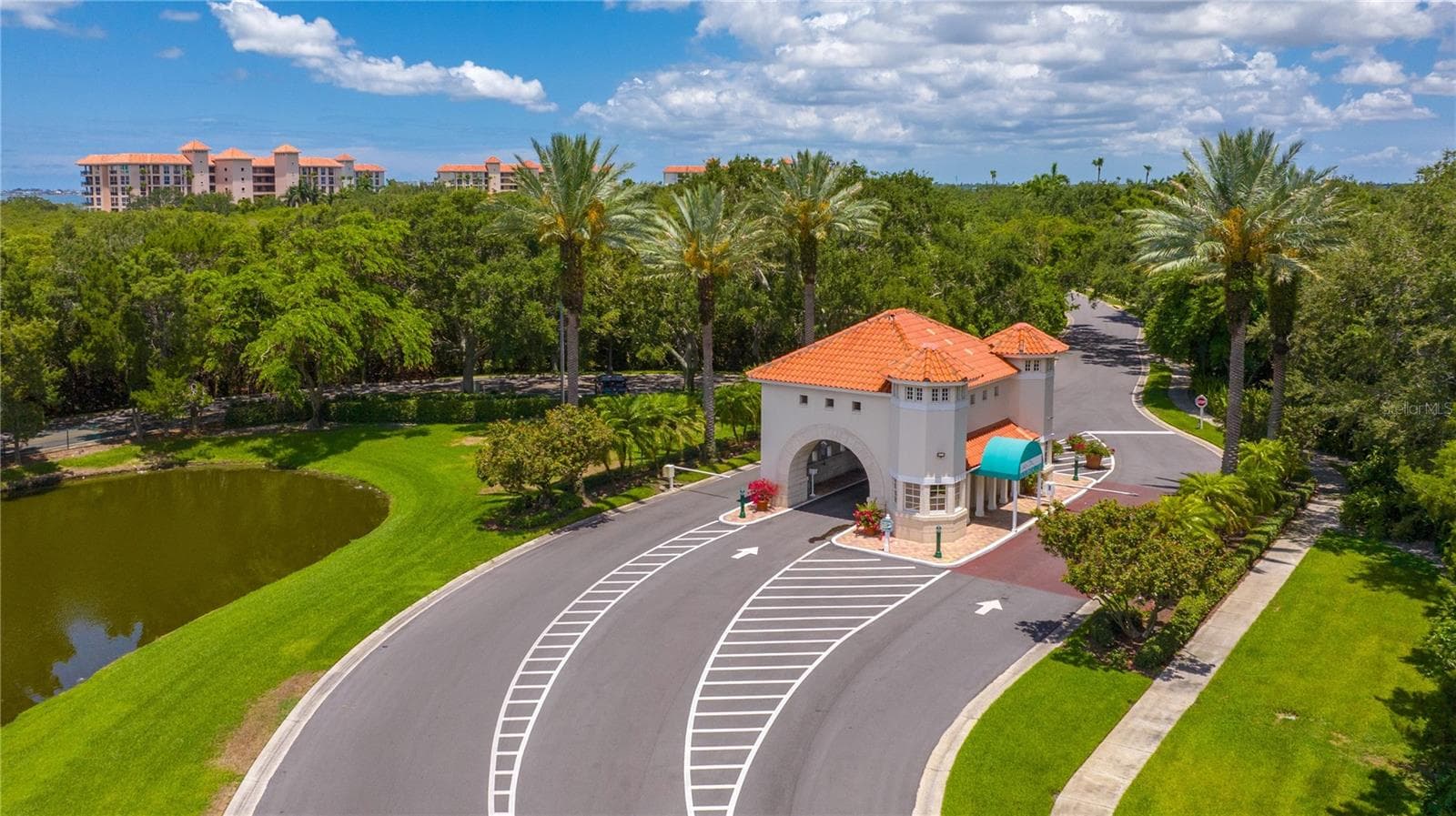 Guard Gated Entranceway - 4750 DOLPHIN CAY LN S #107, ST PETERSBURG