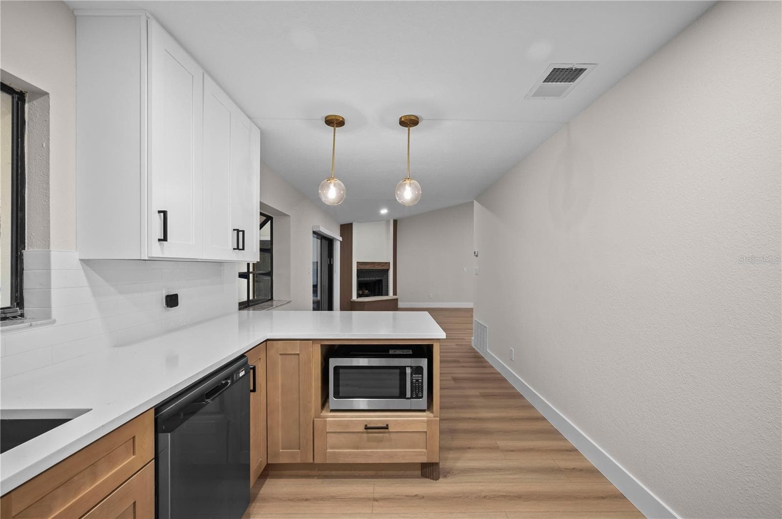 Single Family Residence at 632 TUSKAWILLA POINT LN, WINTER SPRINGS, photo 8 of 40