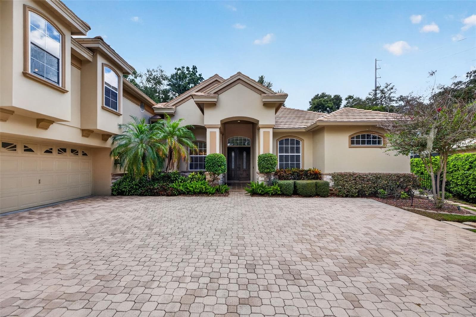 Brick paved driveway - 1516 CANOPY OAKS BLVD, PALM HARBOR