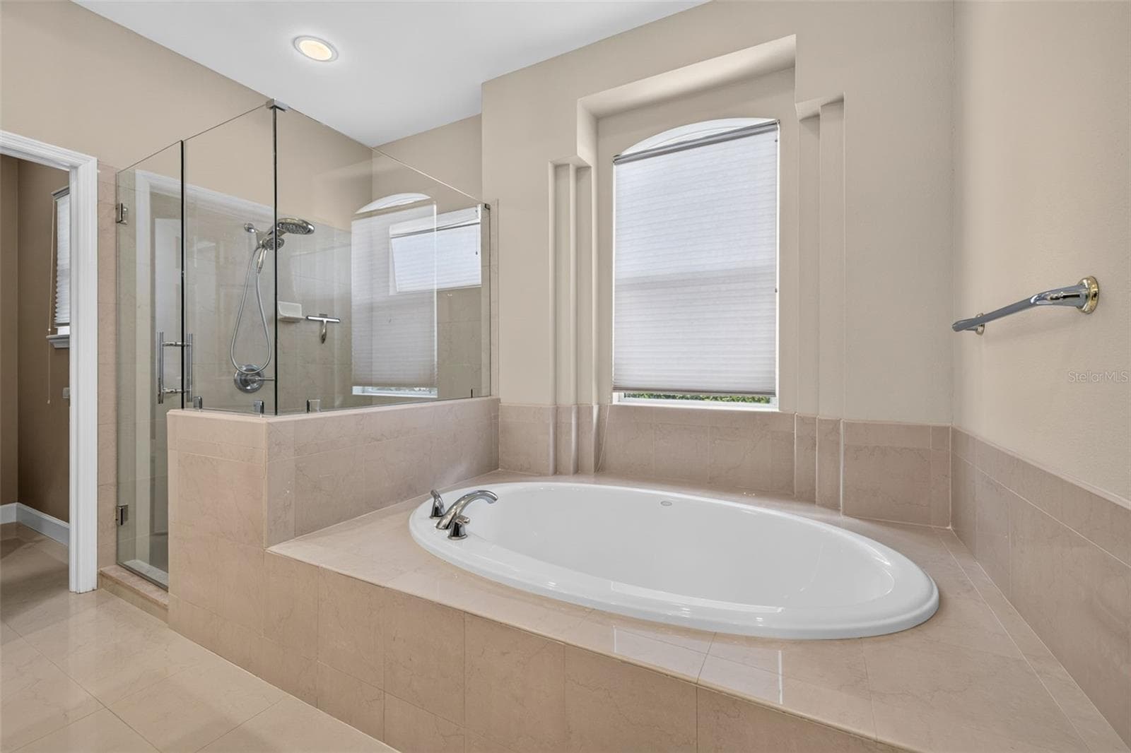 Large soaking tub - 1516 CANOPY OAKS BLVD, PALM HARBOR