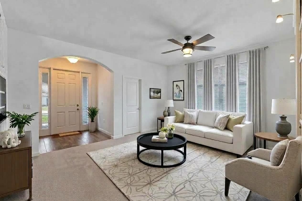 Open Floor plan is welcoming and functional - 16021 CHAMPLAIN ST, CLERMONT