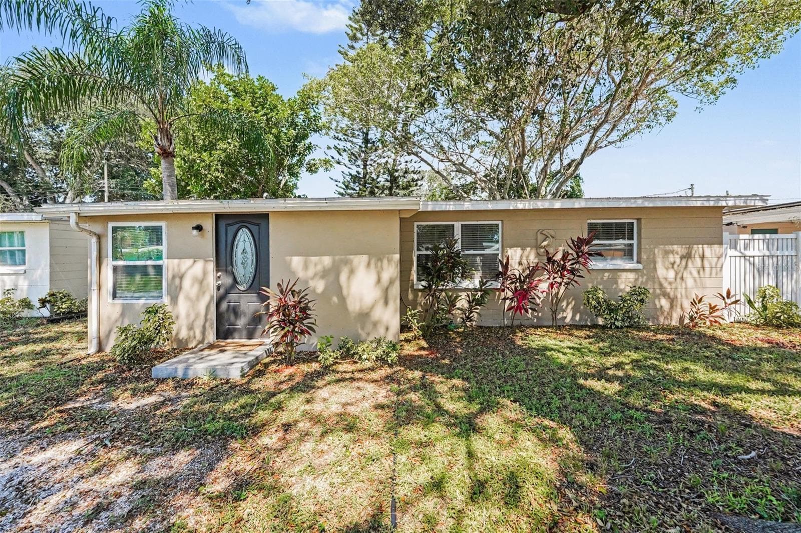 Single Family Residence at 10151 114TH TER N, LARGO, photo 2 of 13