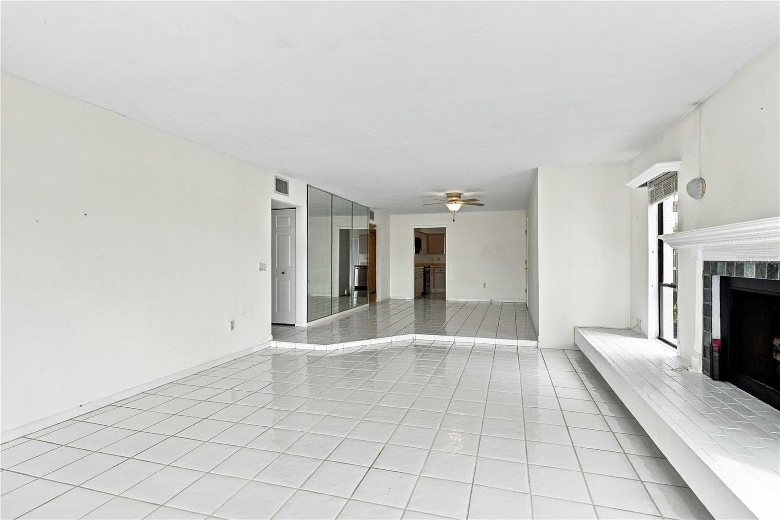 living room - 8734 54TH AVE W #8734, BRADENTON