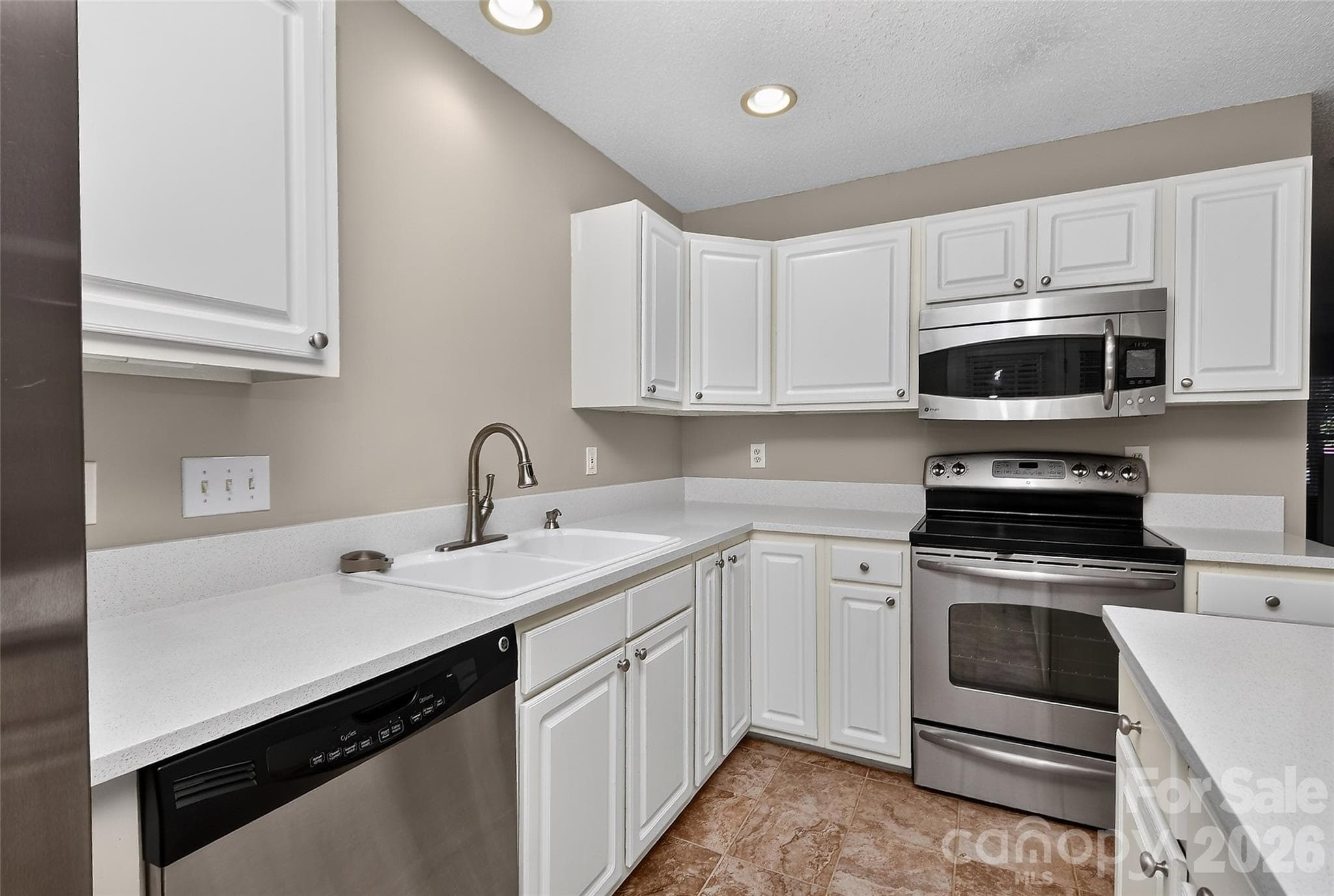 Townhouse at 12523 Bluestem Lane, Charlotte, photo 13 of 36