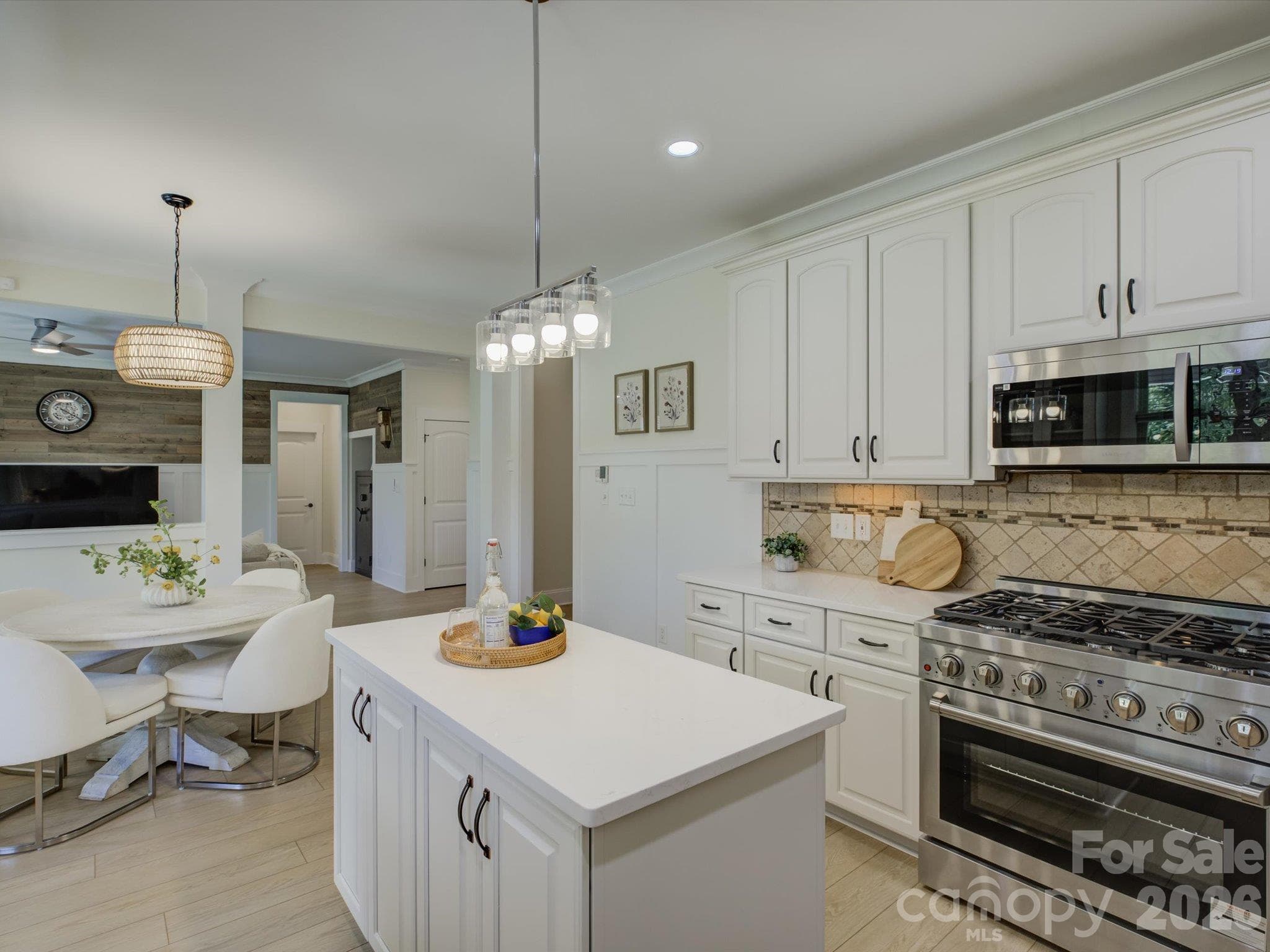 Single Family Residence at 188 Carolina Crossing Drive, York, photo 17 of 48