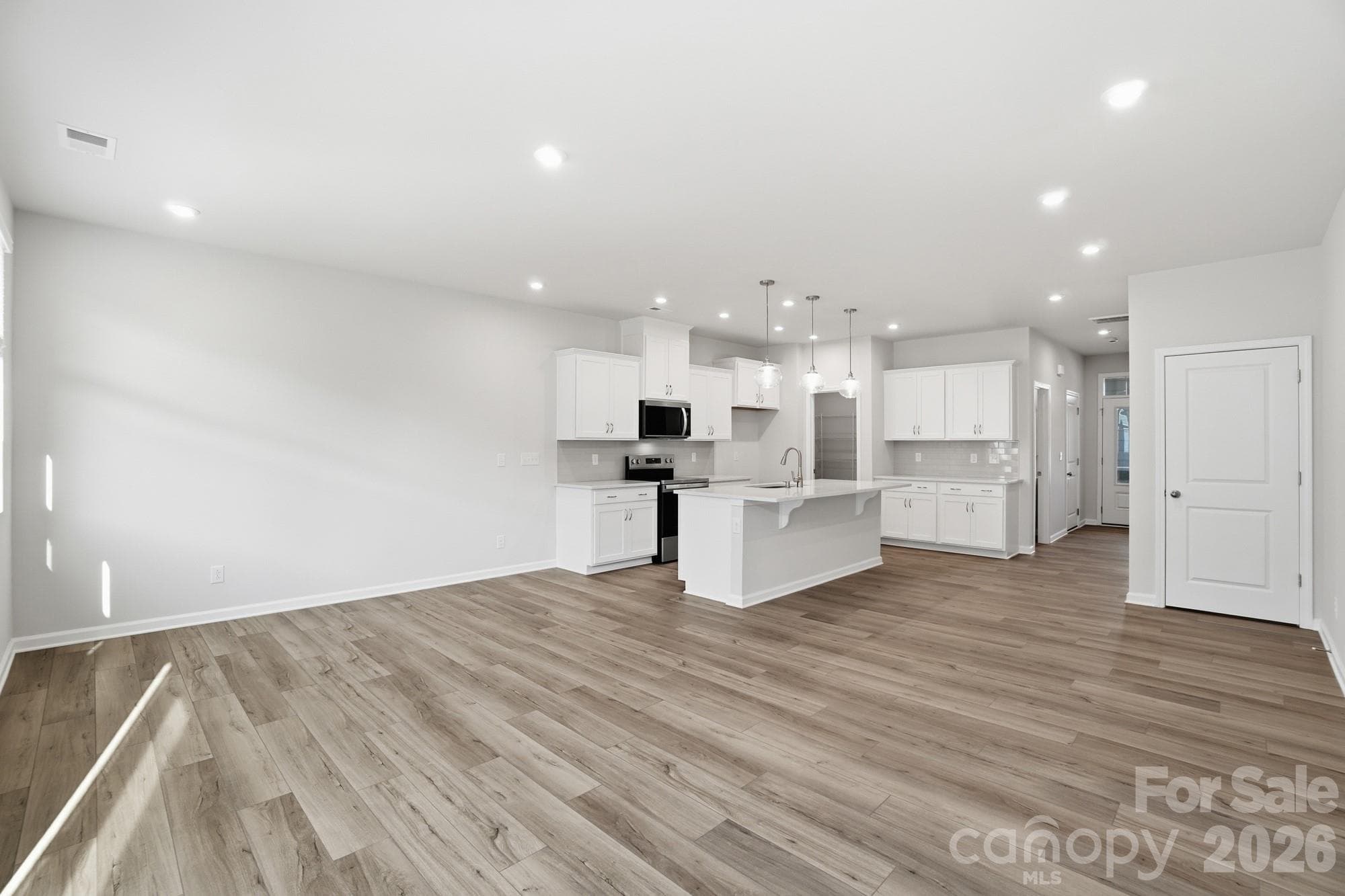 Townhouse at 364 Laura Elizabeth Lane, Clover, photo 9 of 23