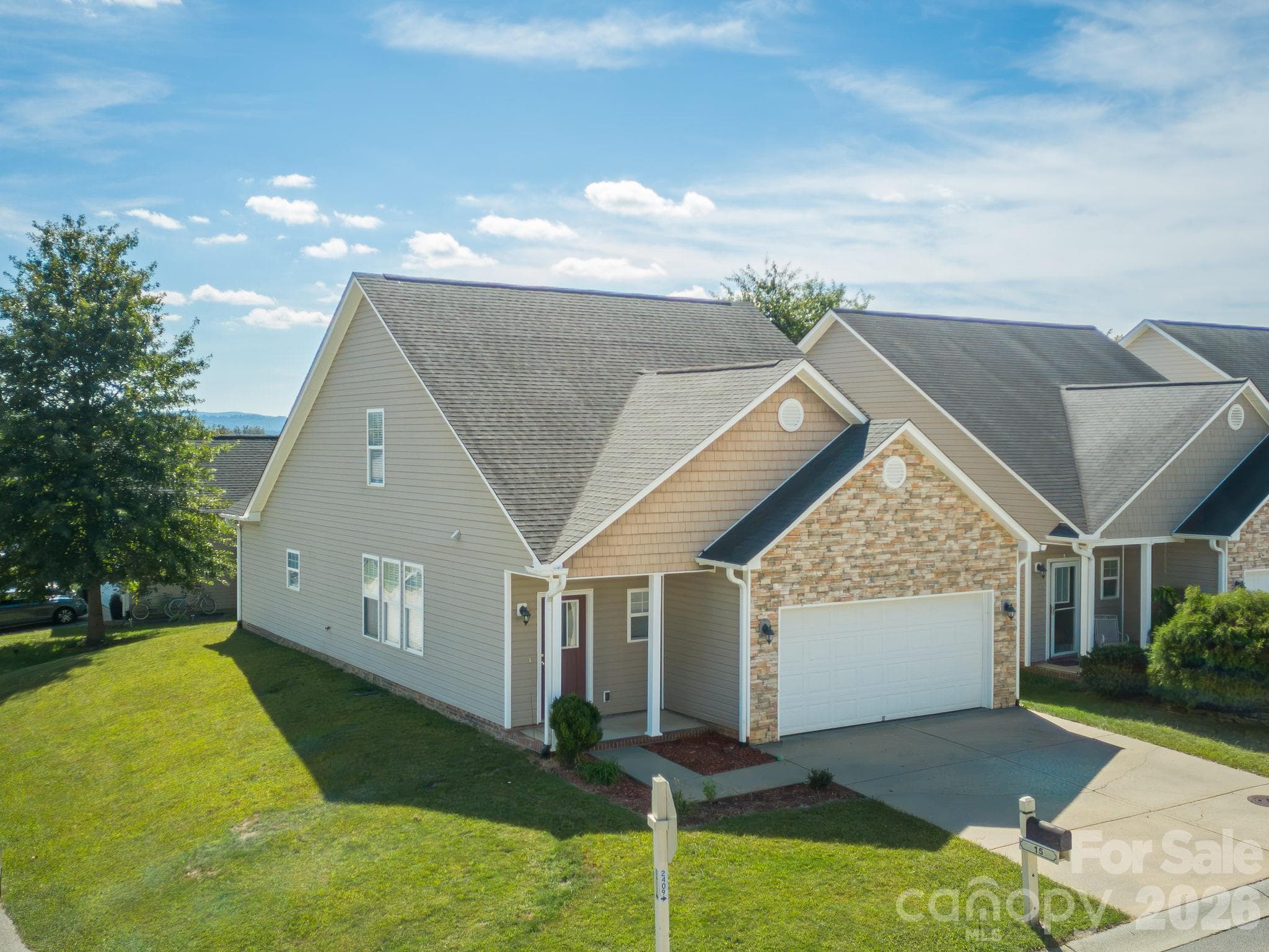 Great corner lot - 15 Chowan Drive, Fletcher