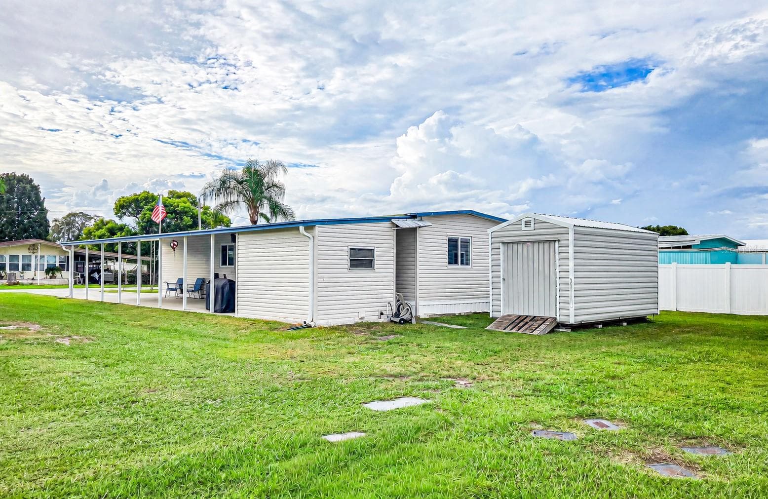 Manufactured Home at 5402 MOHAWK ST, ZEPHYRHILLS, photo 4 of 41